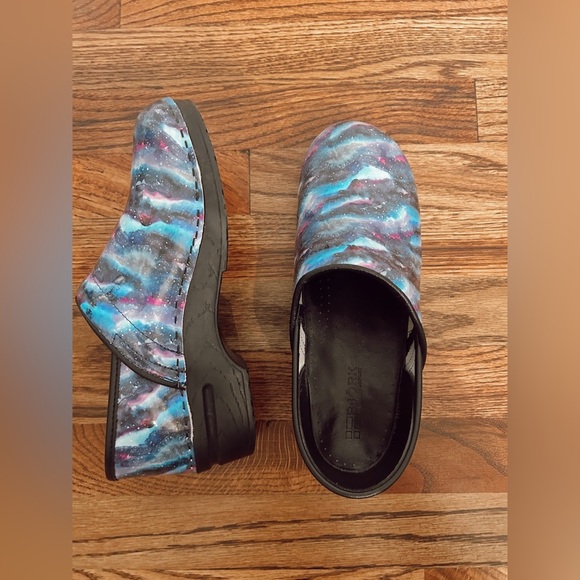 Bjork Clogs Swedish HandMade Comfort Shoes Cosmos Swirl Womens Sz 40 41 - Picture 6 of 6